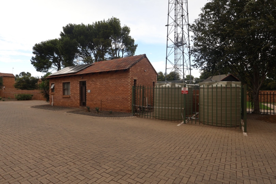 2 Bedroom Property for Sale in Vredenhof Sh Free State